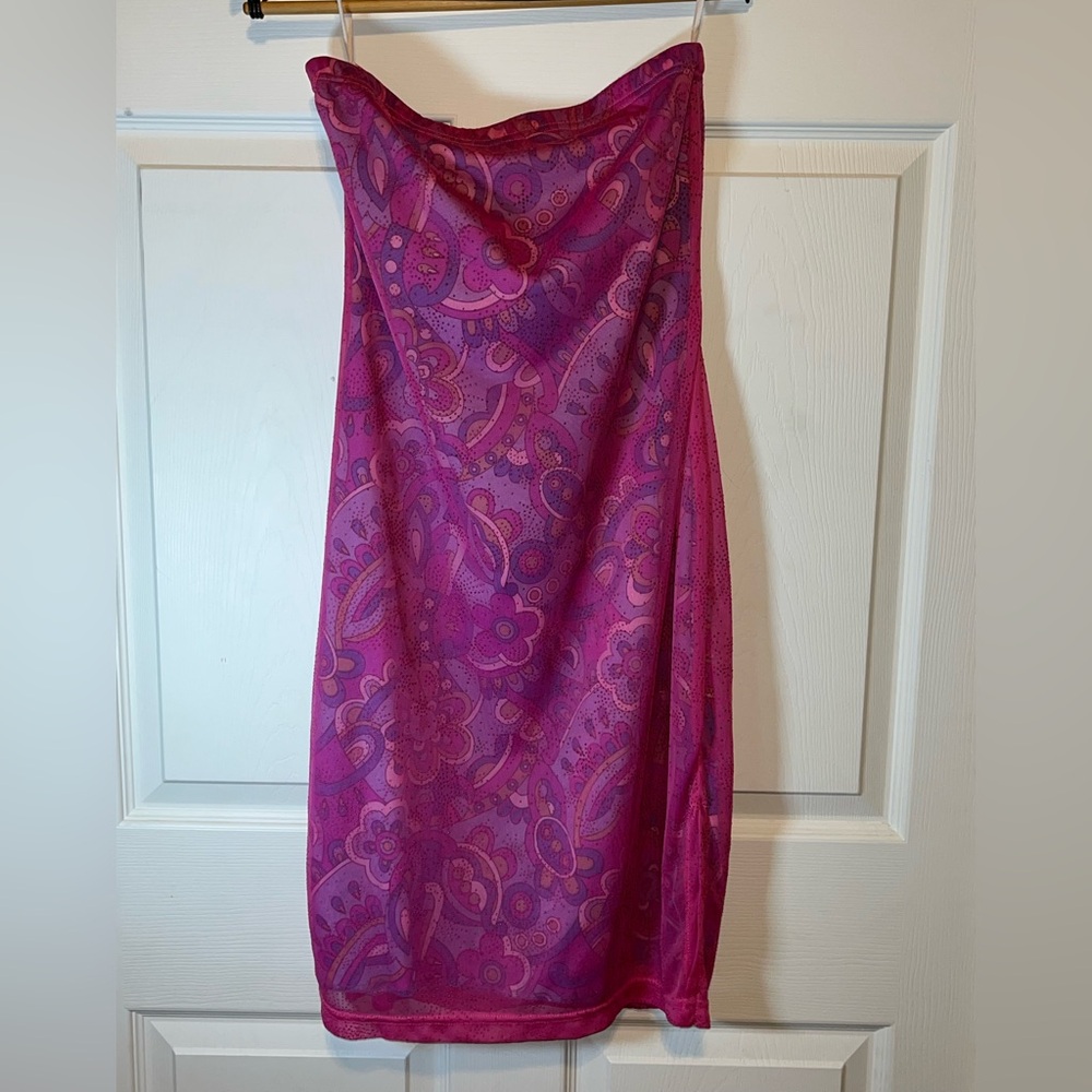 Hourglass Strapless Fuchsia Paisley Dress